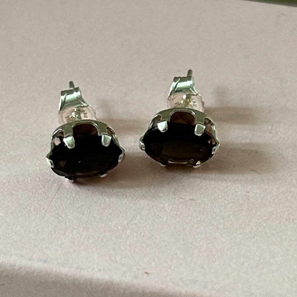 Elegant 925 Sterling Silver smoky‎ quartz Stud Earrings